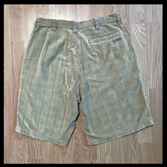 RUSTY Mens Corduroy "flat front" Bermuda Shorts - Picture 3 of 5
